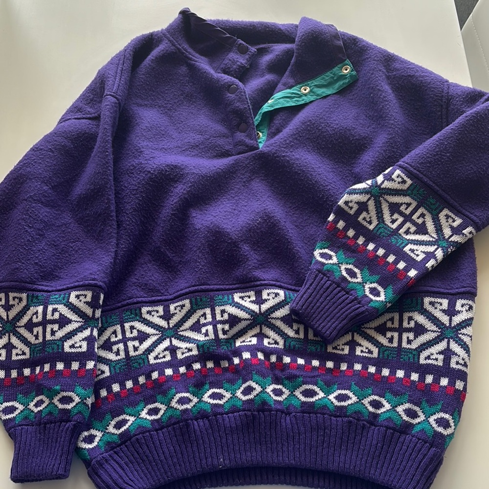 Vintage Lady Foot Locker Purple Patterned Women's pullover Sweater